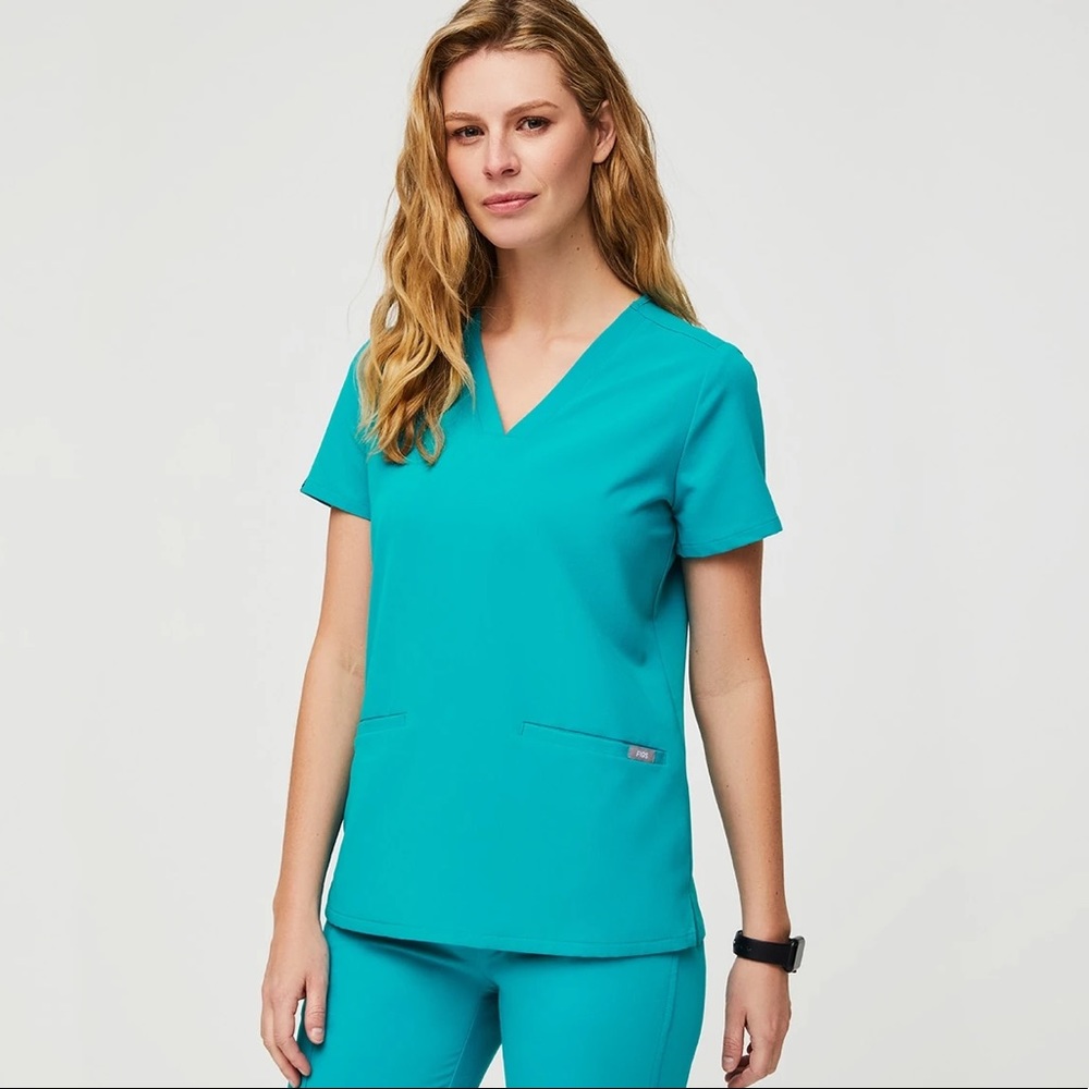 Figs Casma Three-Pocket Scrub Top Teal